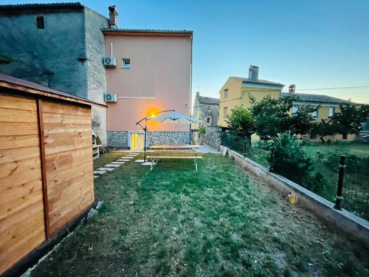 Milka Villa Galižana Buitenkant foto